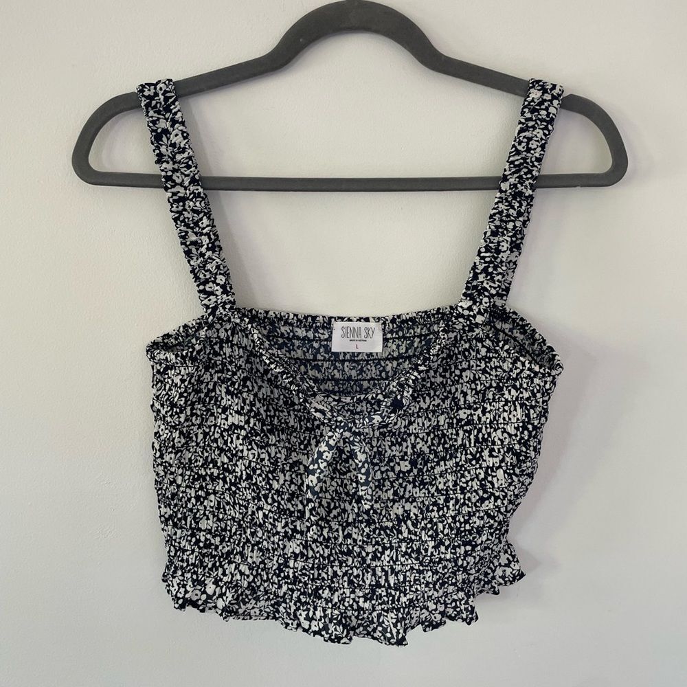 Sienna Sky Floral Ruffle Cropped Tank Top Size large Boho